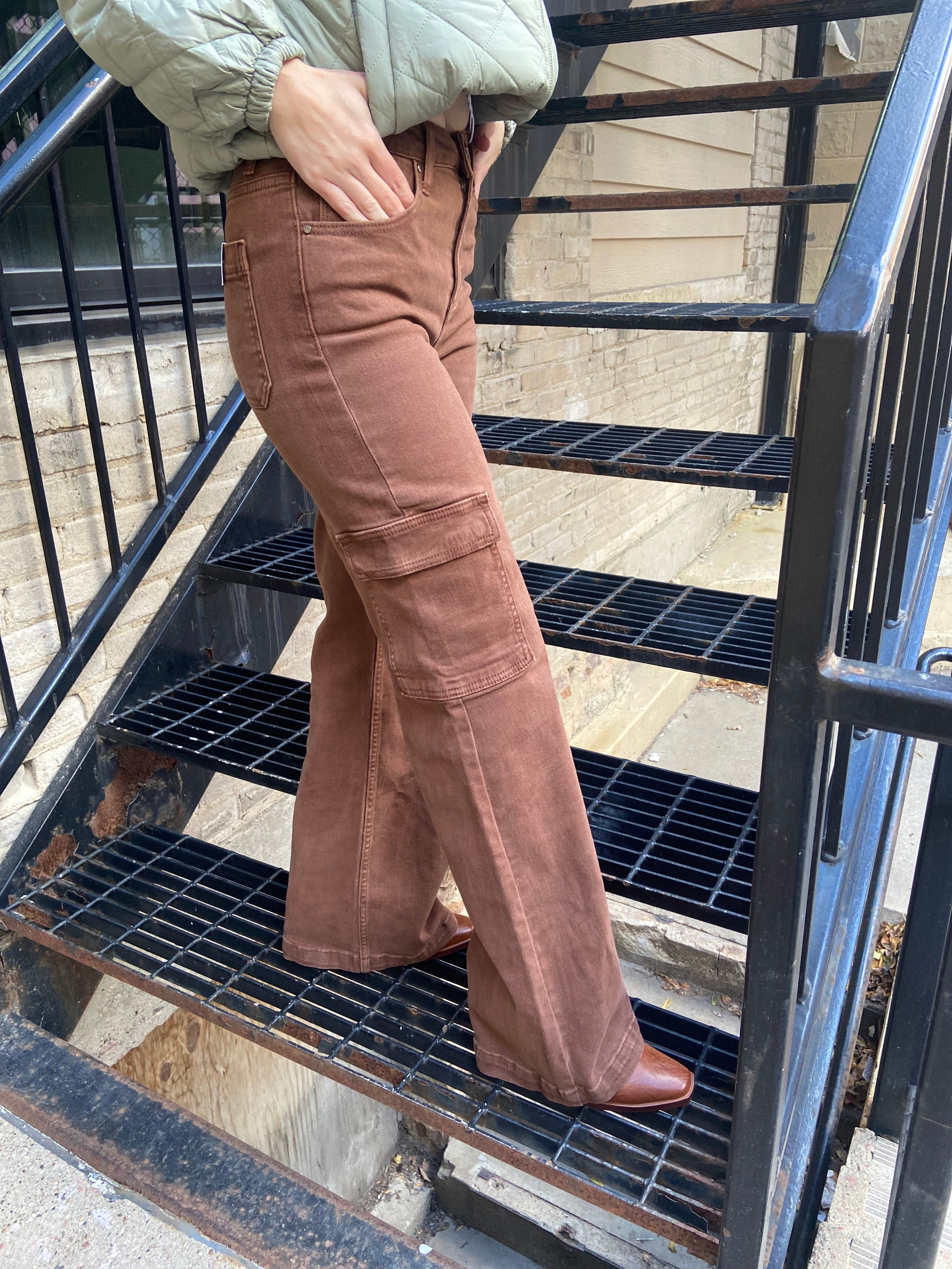 Lizzy Espresso High Rise Cargo Risen Jeans