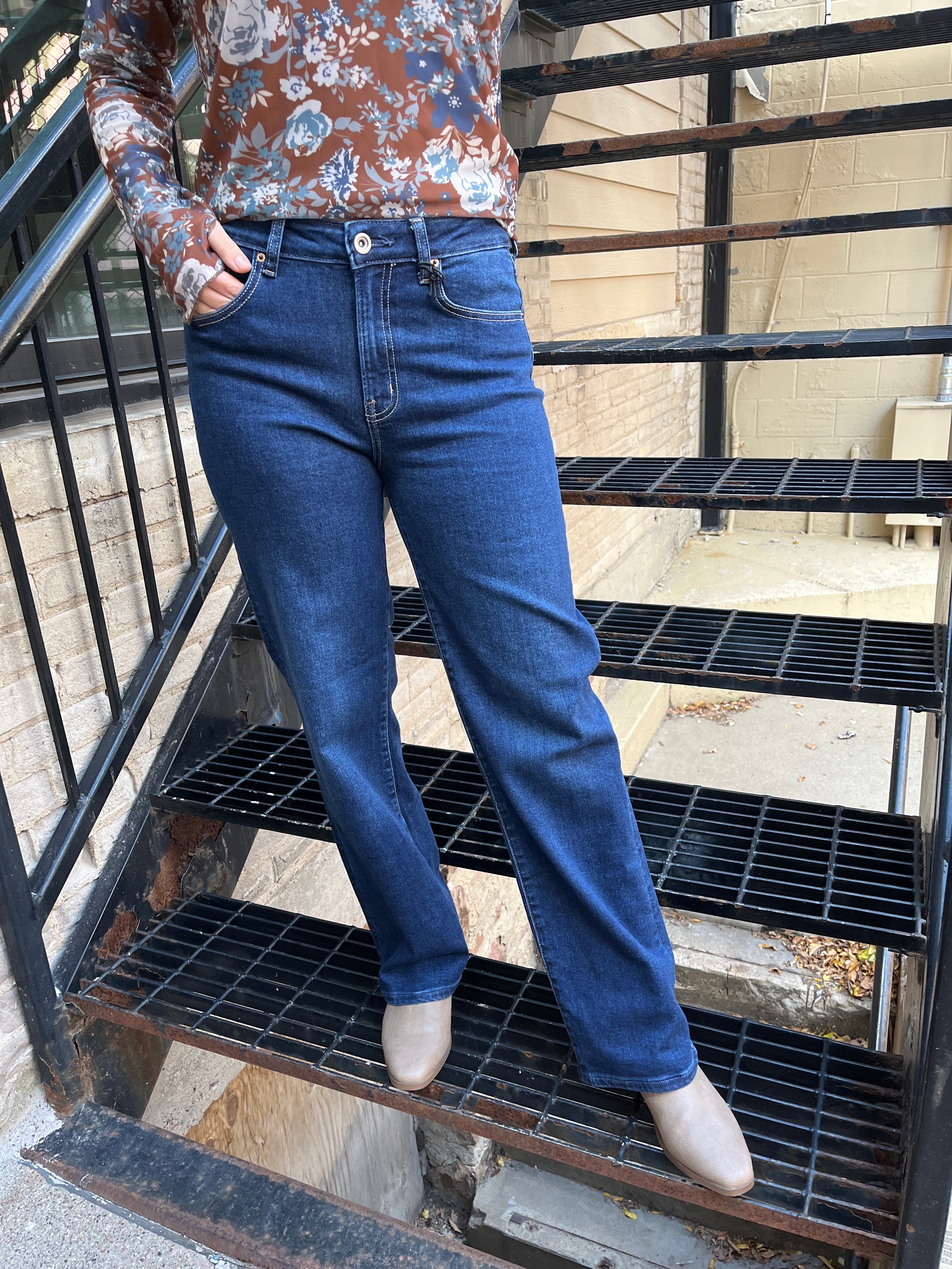 Steven Dark Wash High Rise Straight Leg EnJeans