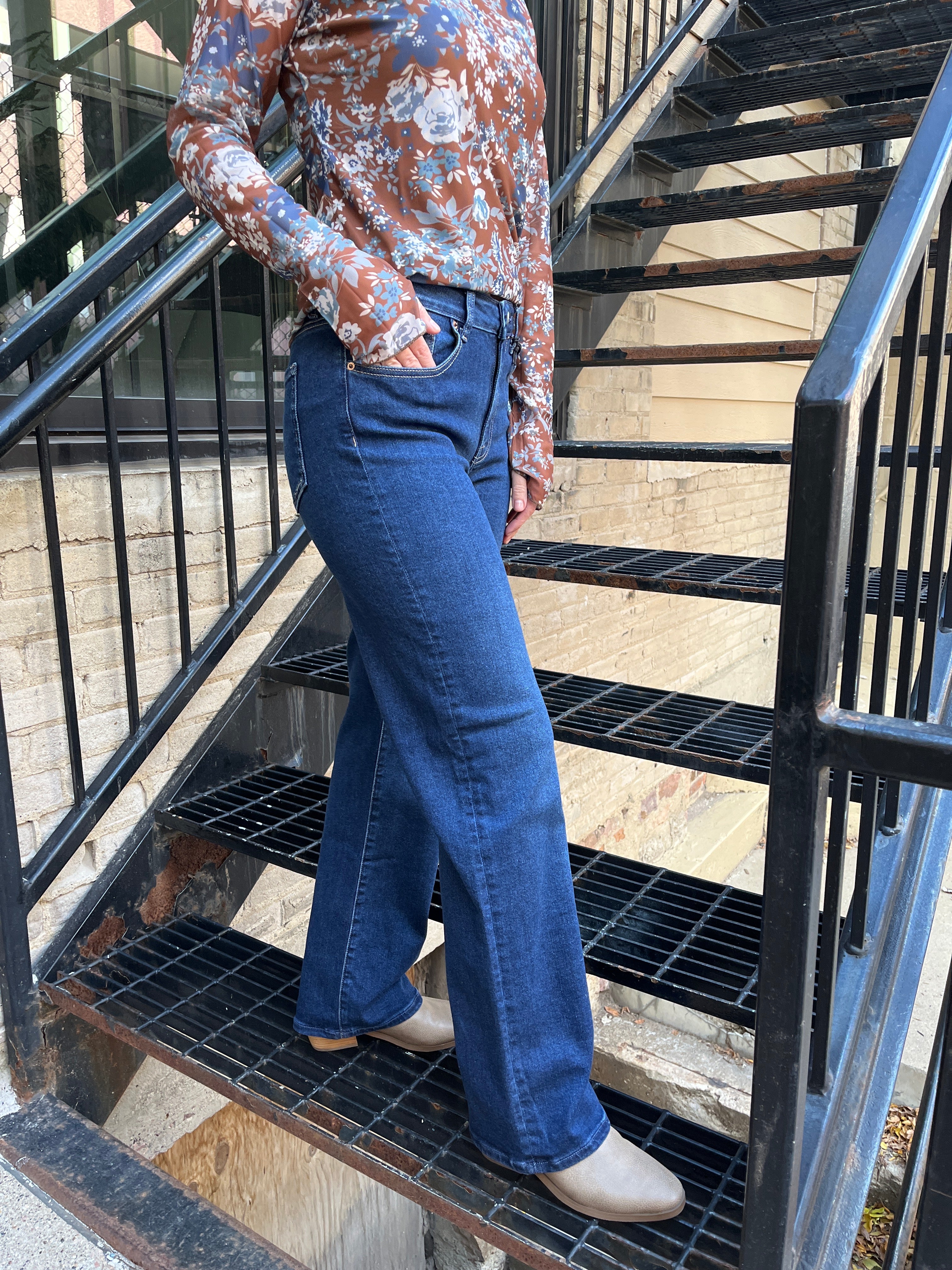 Steven Dark Wash High Rise Straight Leg EnJeans