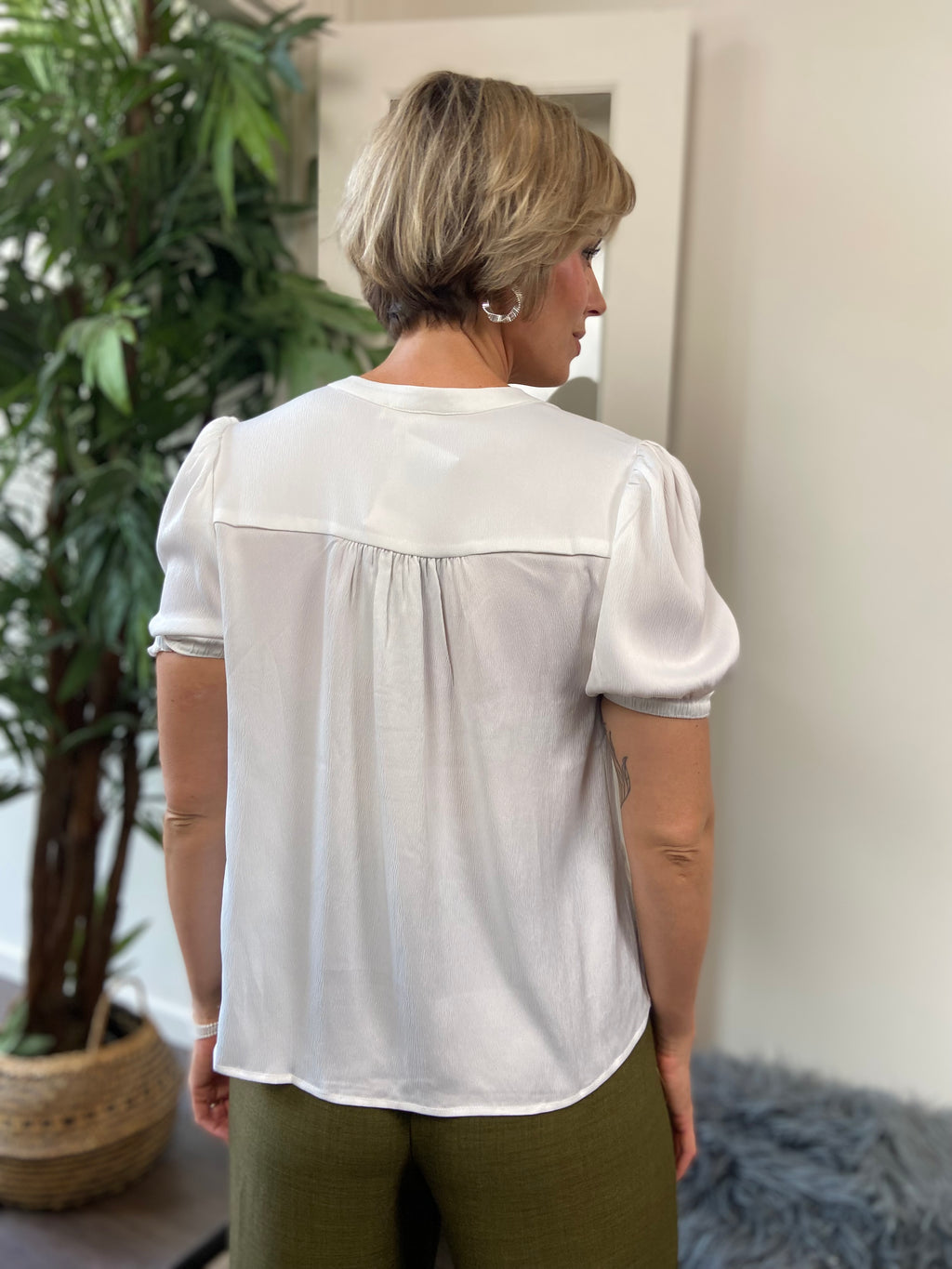 Shila Off White Bubble Sleeve Top - MK Threads Boutique
