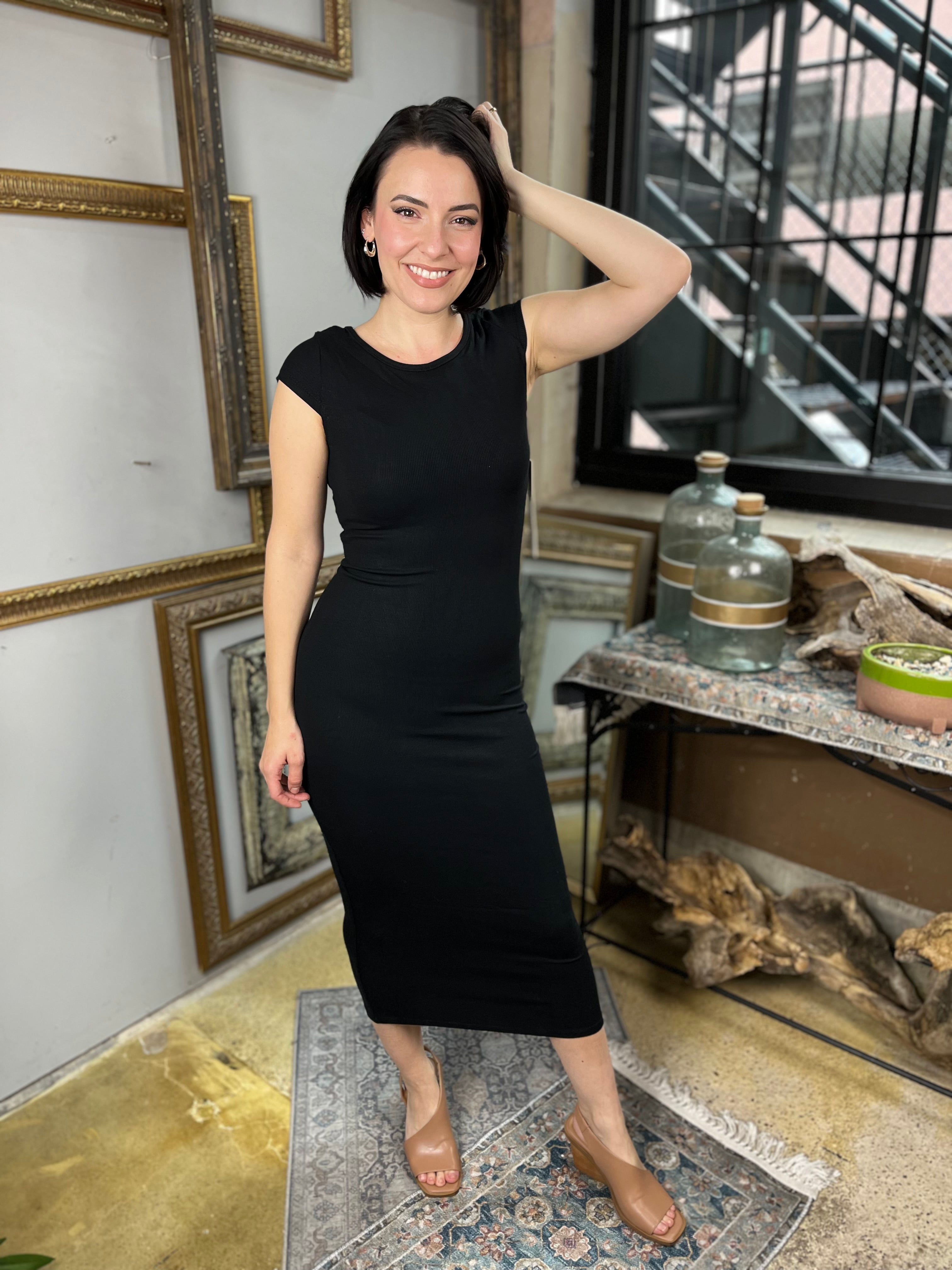 Jolie Black Short Sleeve T-Shirt Midi Dress