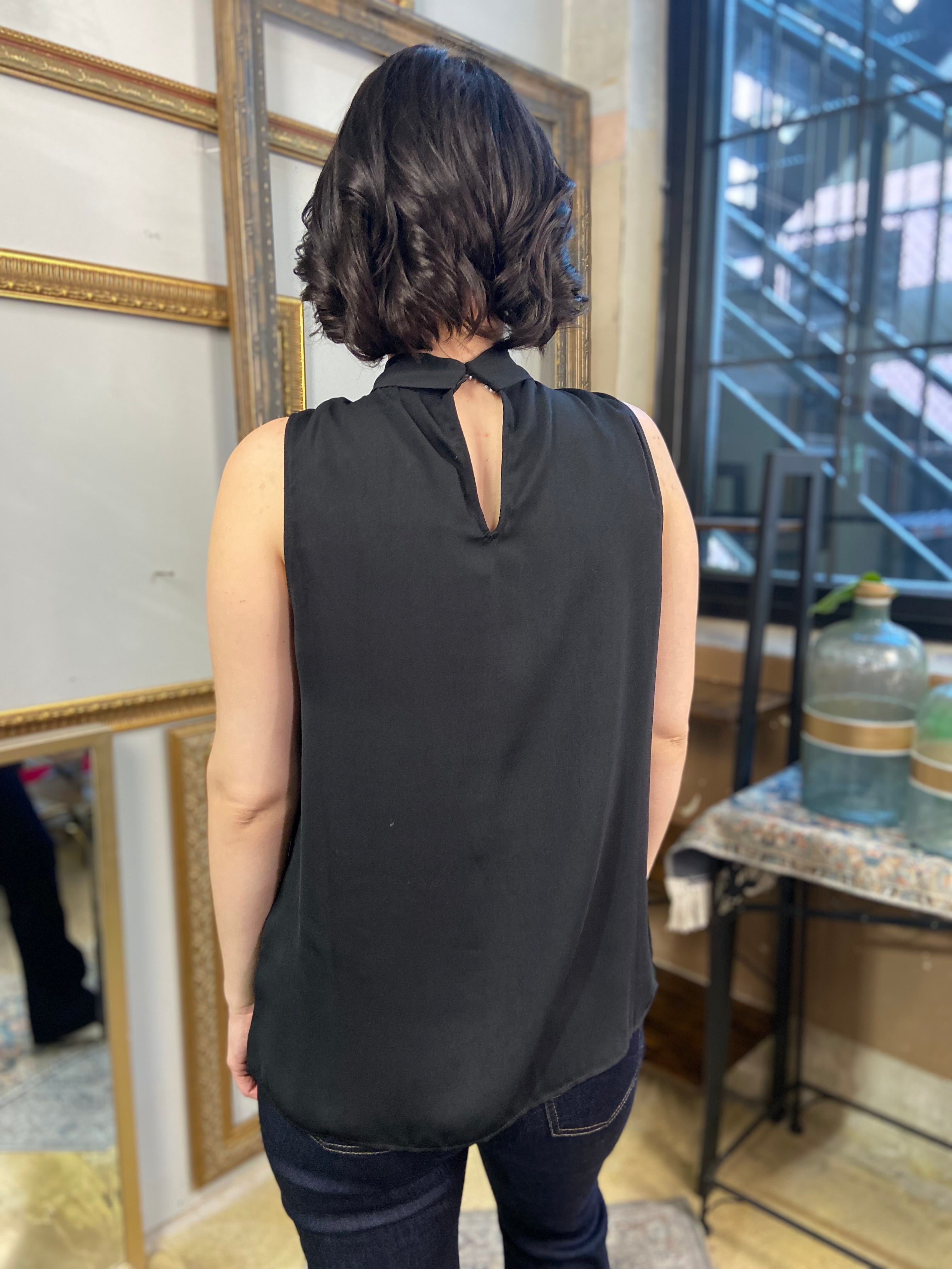 KiKi Black Sleeveless Neck Tie Blouse