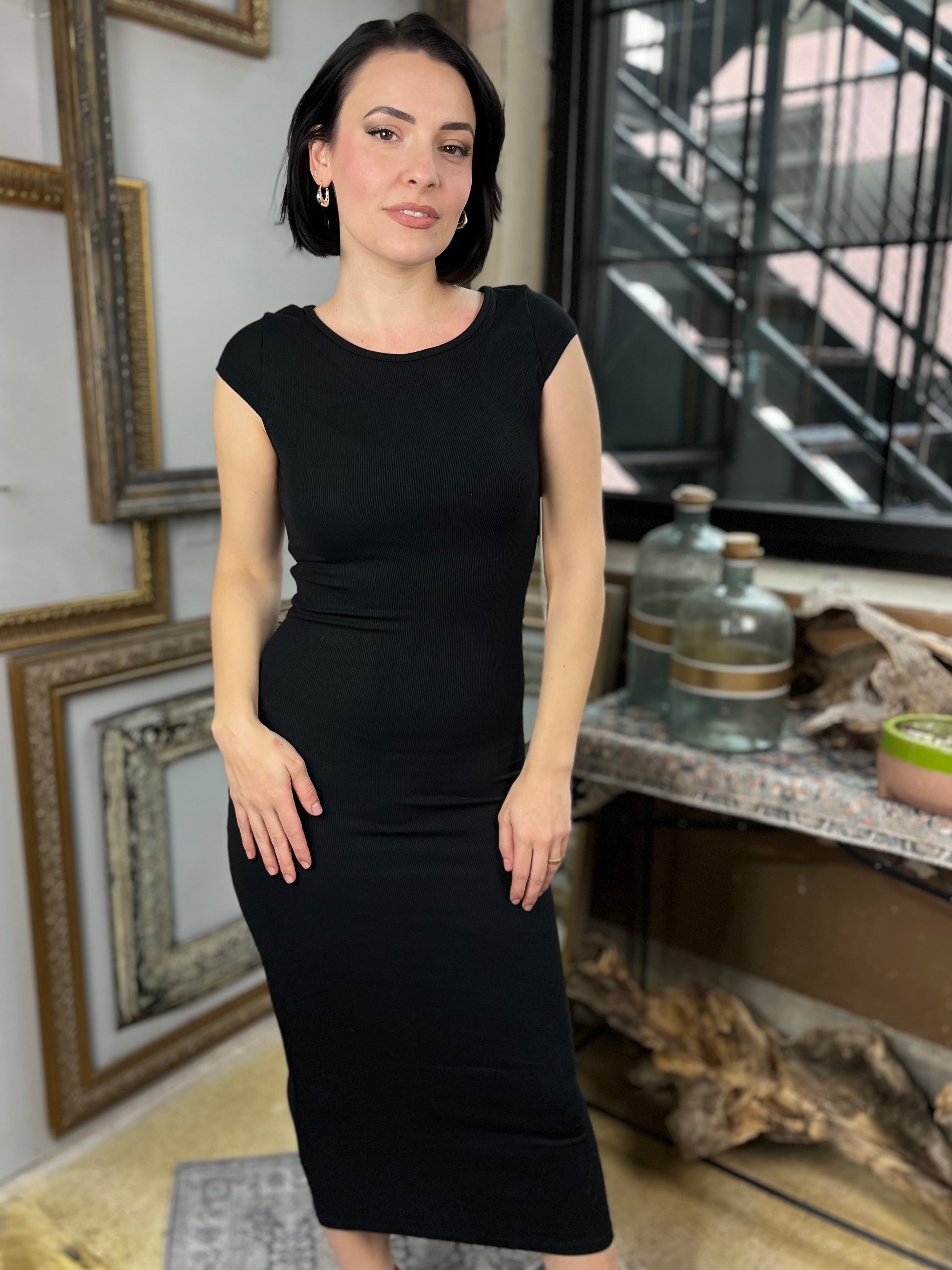 Jolie Black Short Sleeve T-Shirt Midi Dress