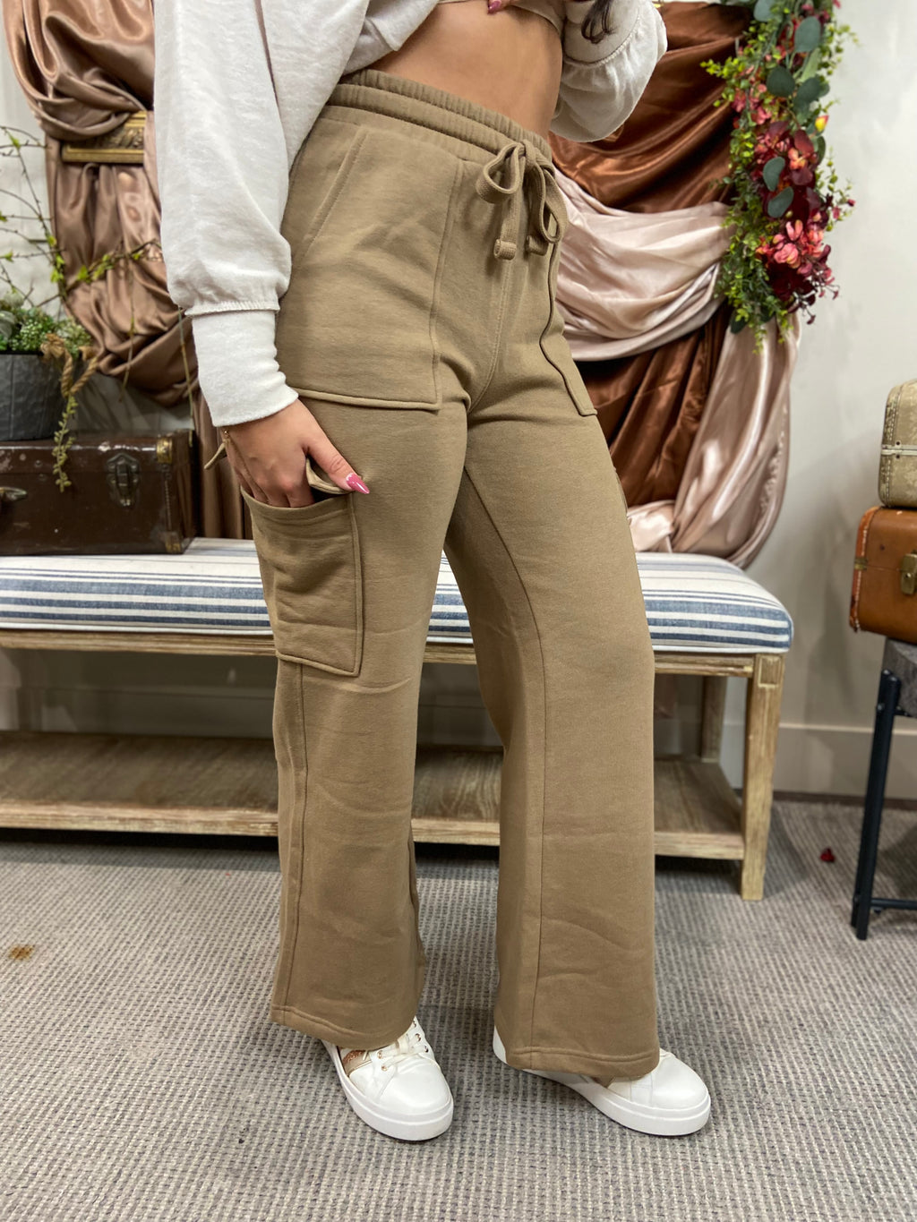 Perry Mocha Cargo Wide Leg Risen Sweat Pants