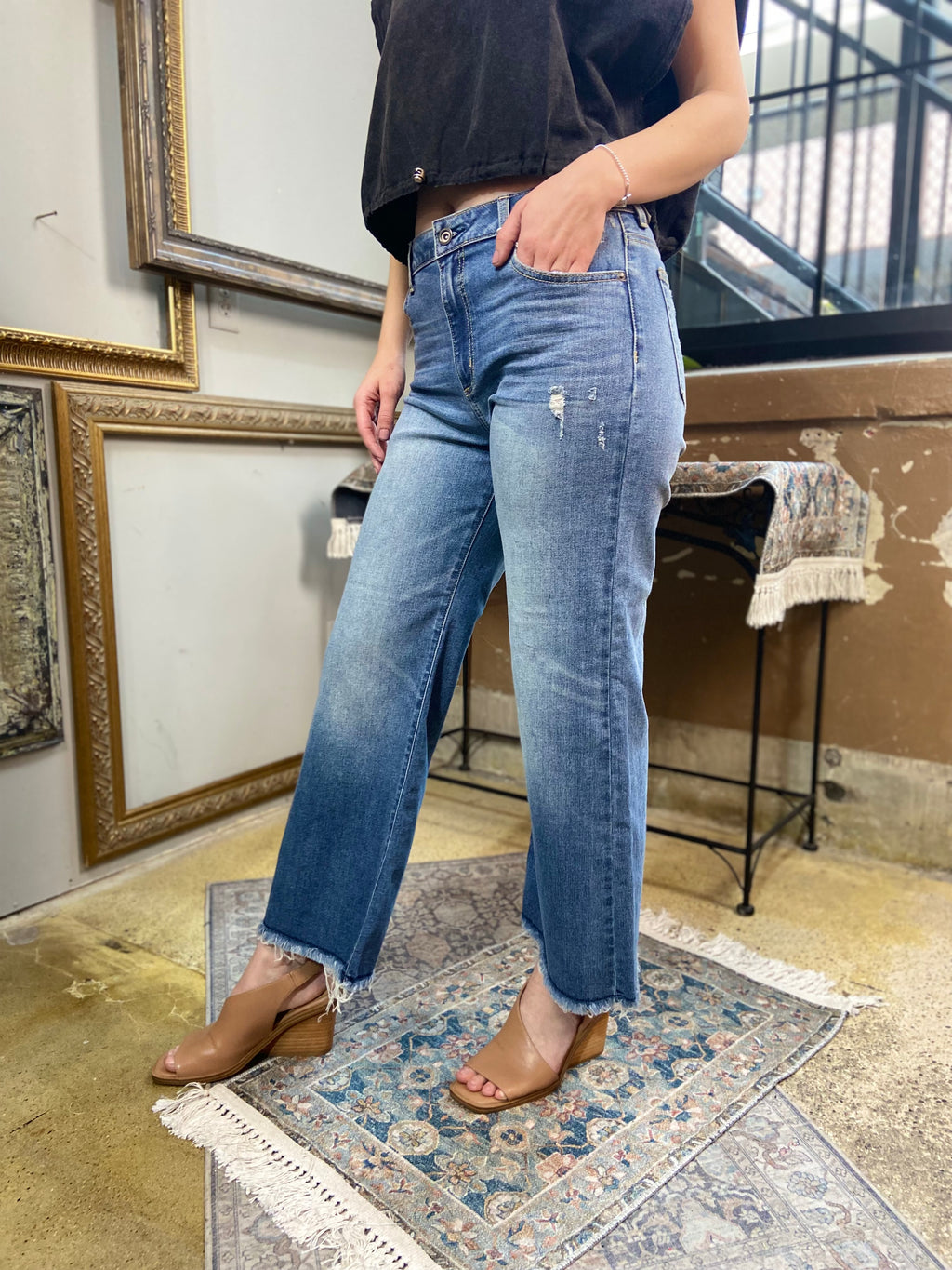 Kai Medium Wash Cropped Wide Leg EnJean Jeans - MK Threads Boutique