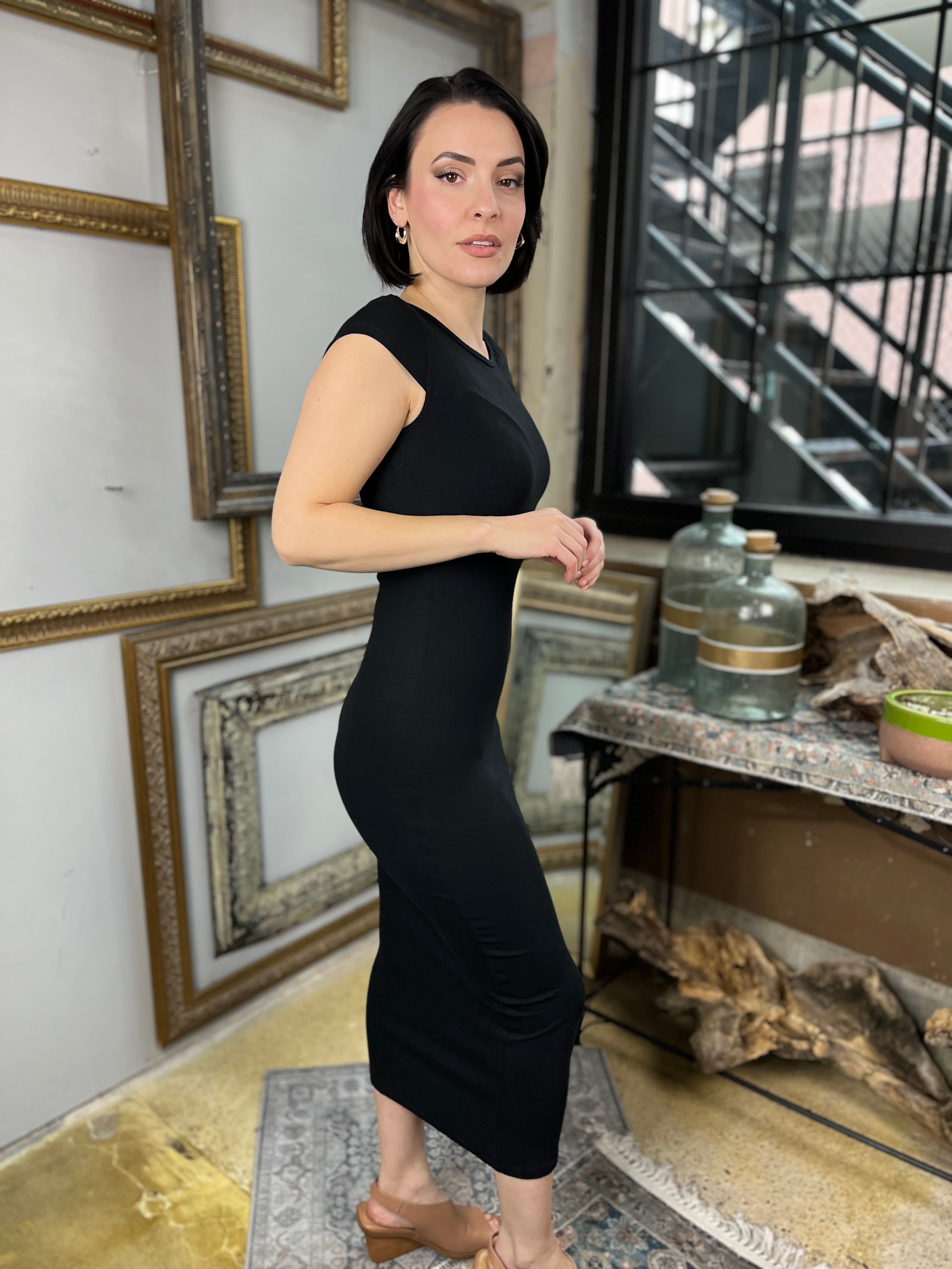 Jolie Black Short Sleeve T-Shirt Midi Dress