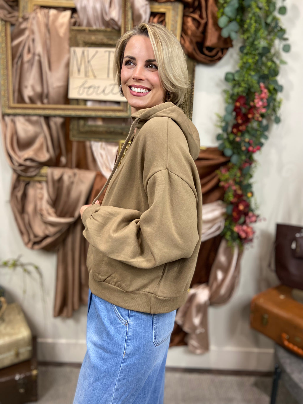 Ashley Mocha Risen Crewneck
