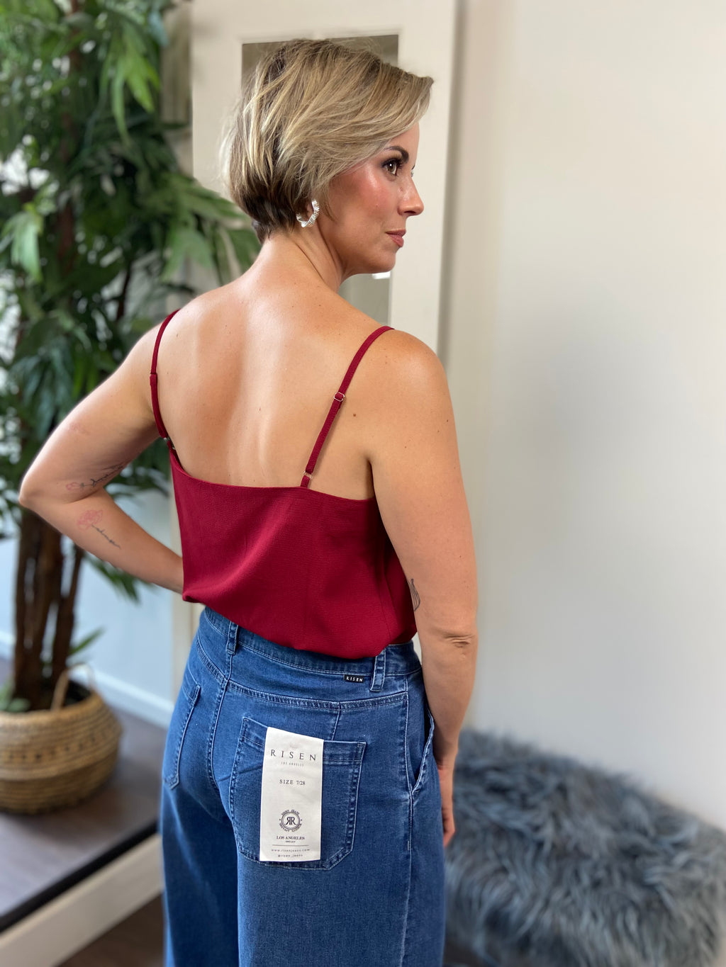 Asha Wine Scalloped V Neck Tank Top - MK Threads Boutique