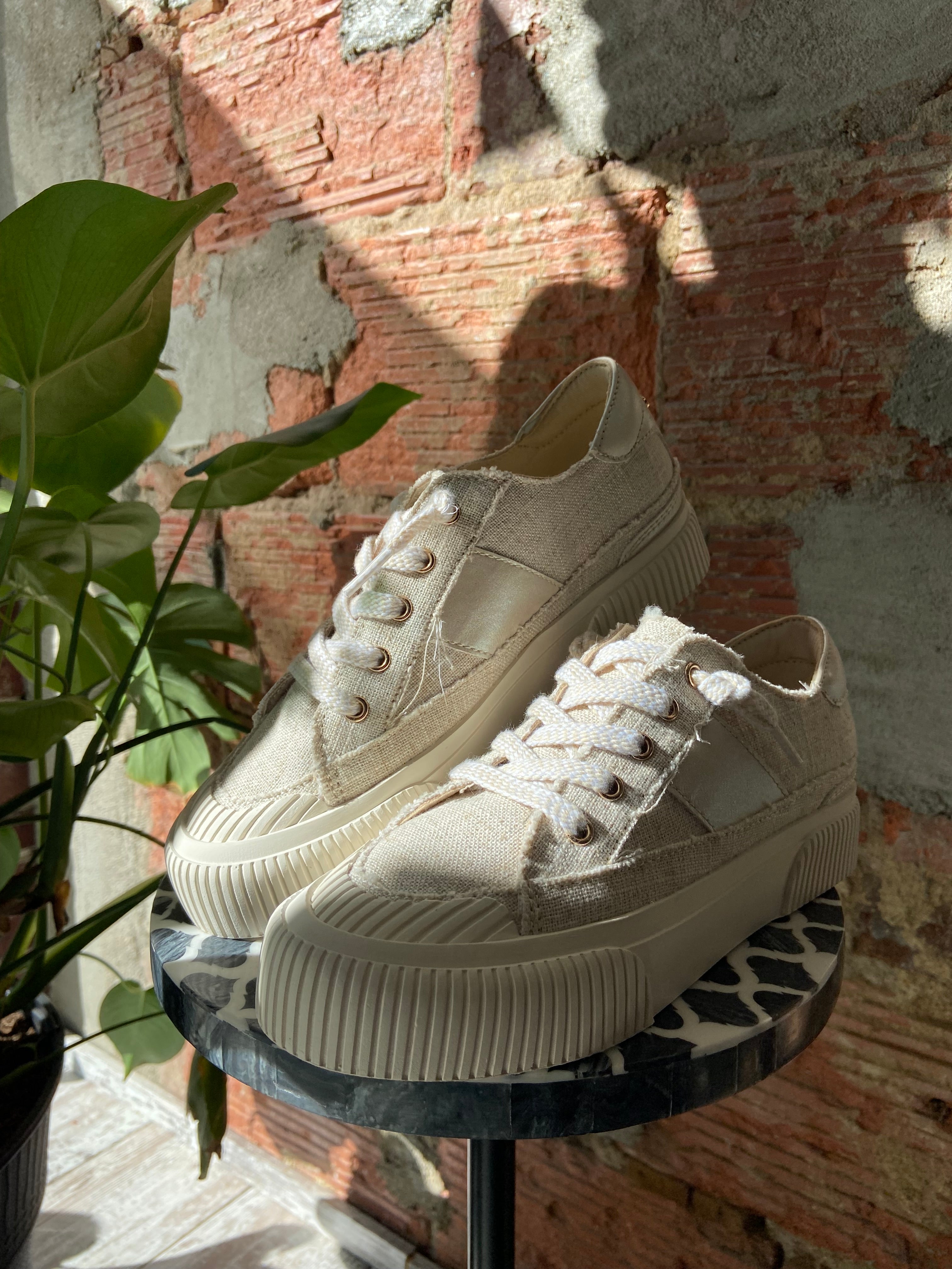 Yellow Box Ghent Cream Detailed Sneakers