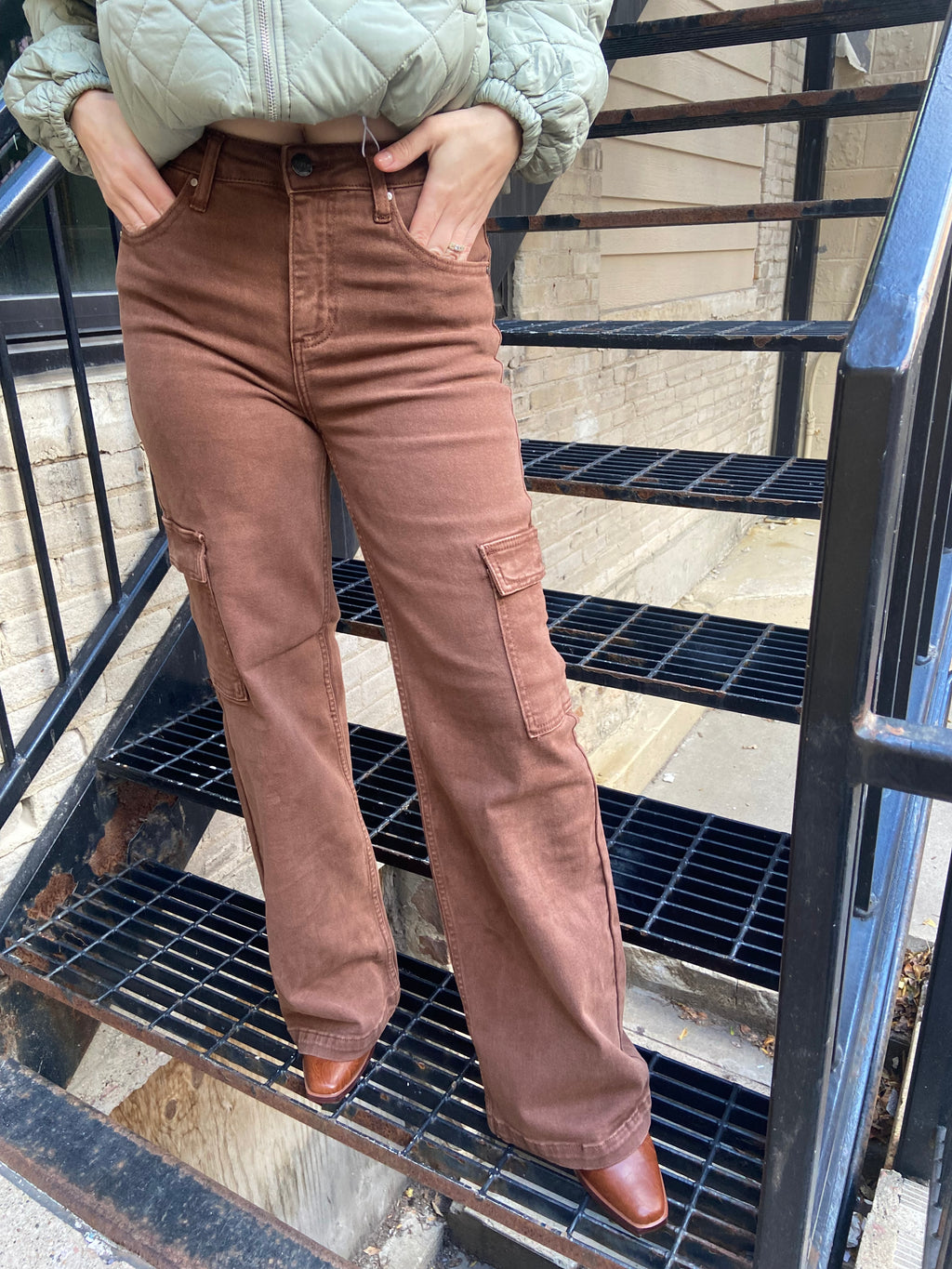 Lizzy Espresso High Rise Cargo Risen Jeans