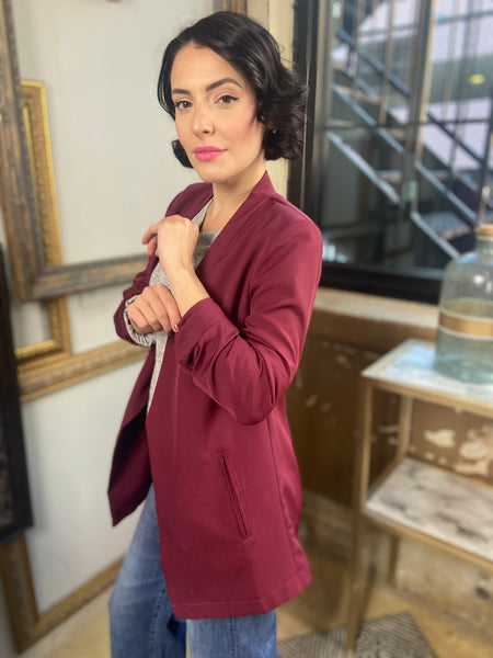 Burgundy 3/4 ruched sleeve blazer with pockets